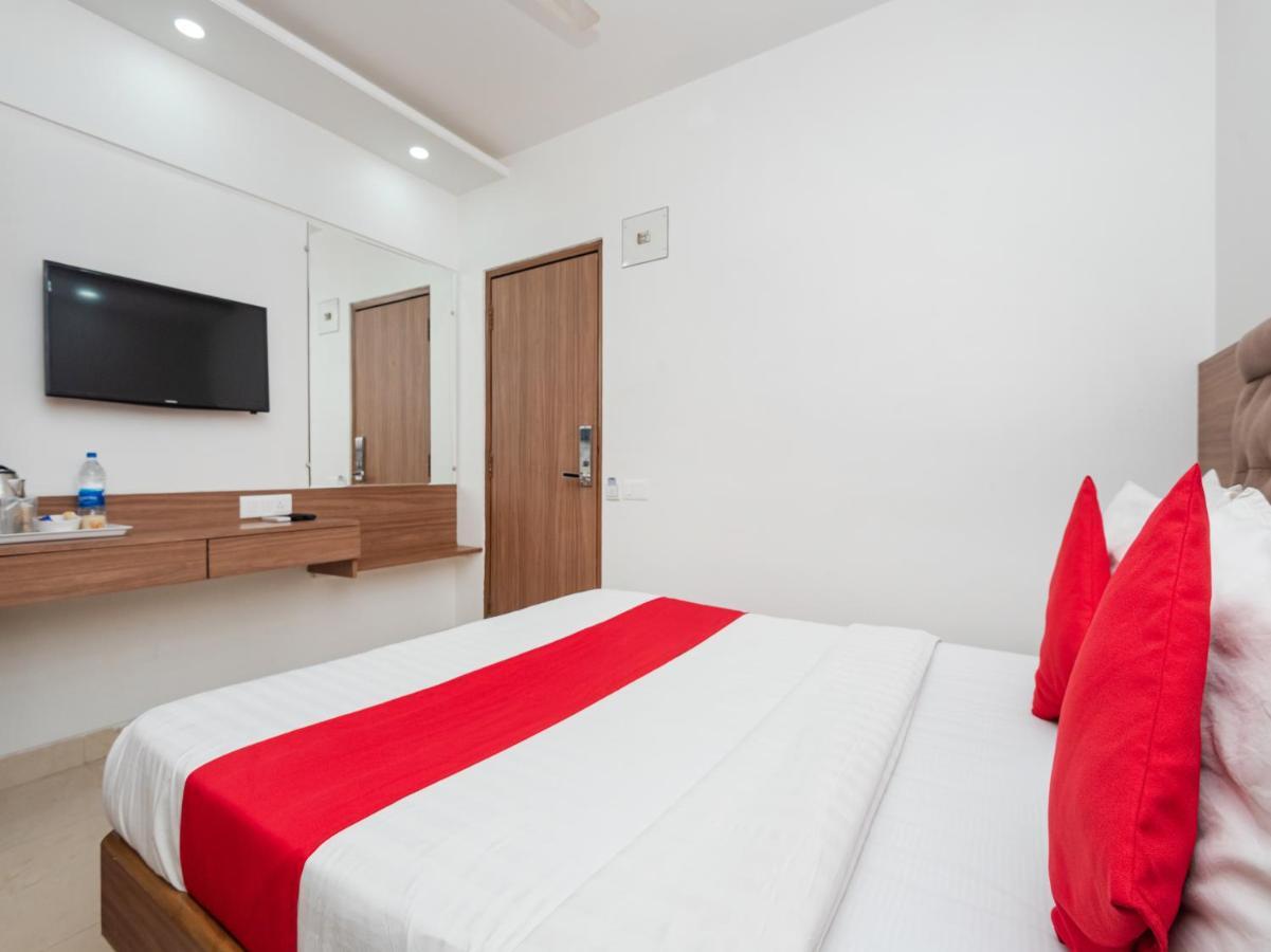 Hotel Balwas سورات المظهر الخارجي الصورة