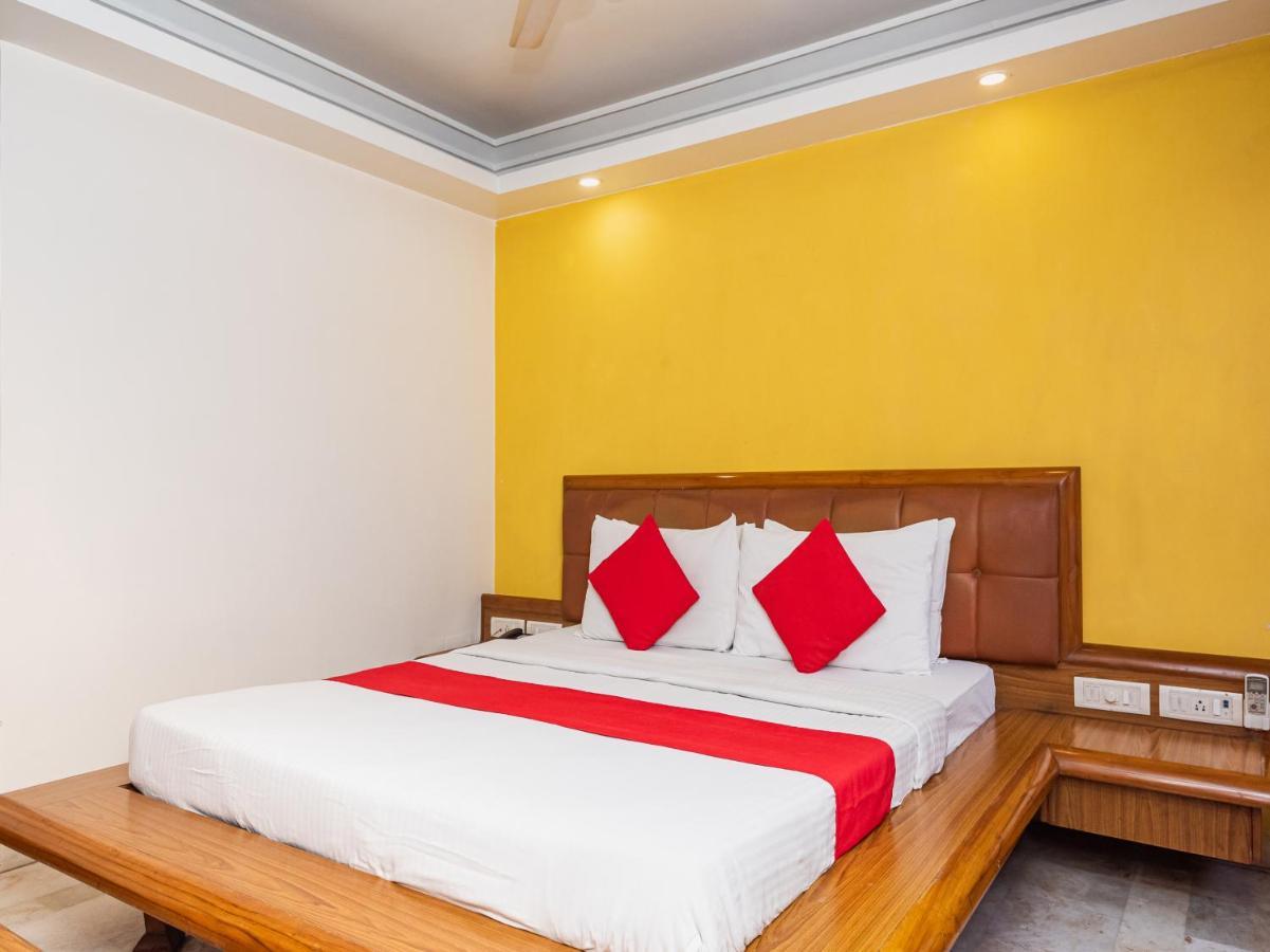 Hotel Balwas سورات المظهر الخارجي الصورة