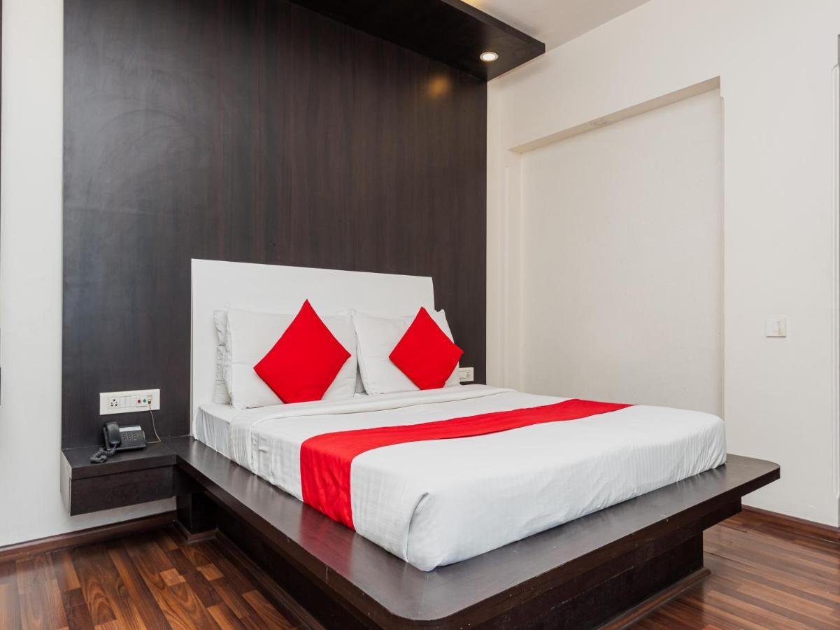 Hotel Balwas سورات المظهر الخارجي الصورة