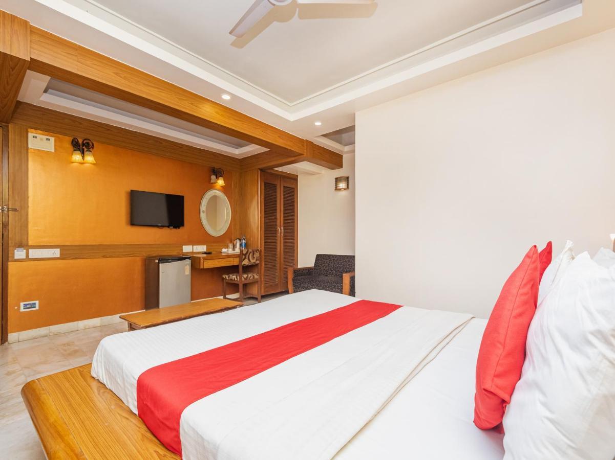 Hotel Balwas سورات المظهر الخارجي الصورة