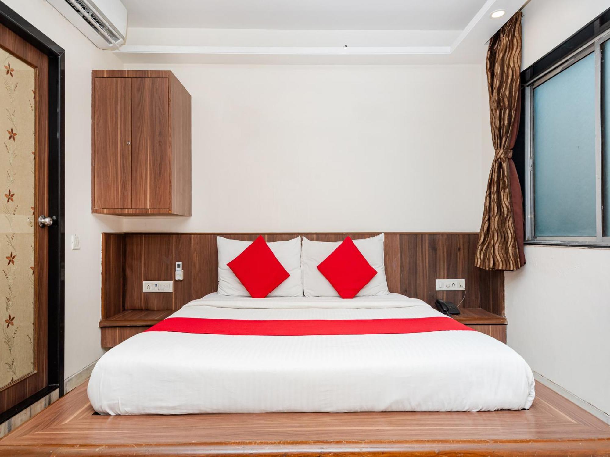 Hotel Balwas سورات المظهر الخارجي الصورة
