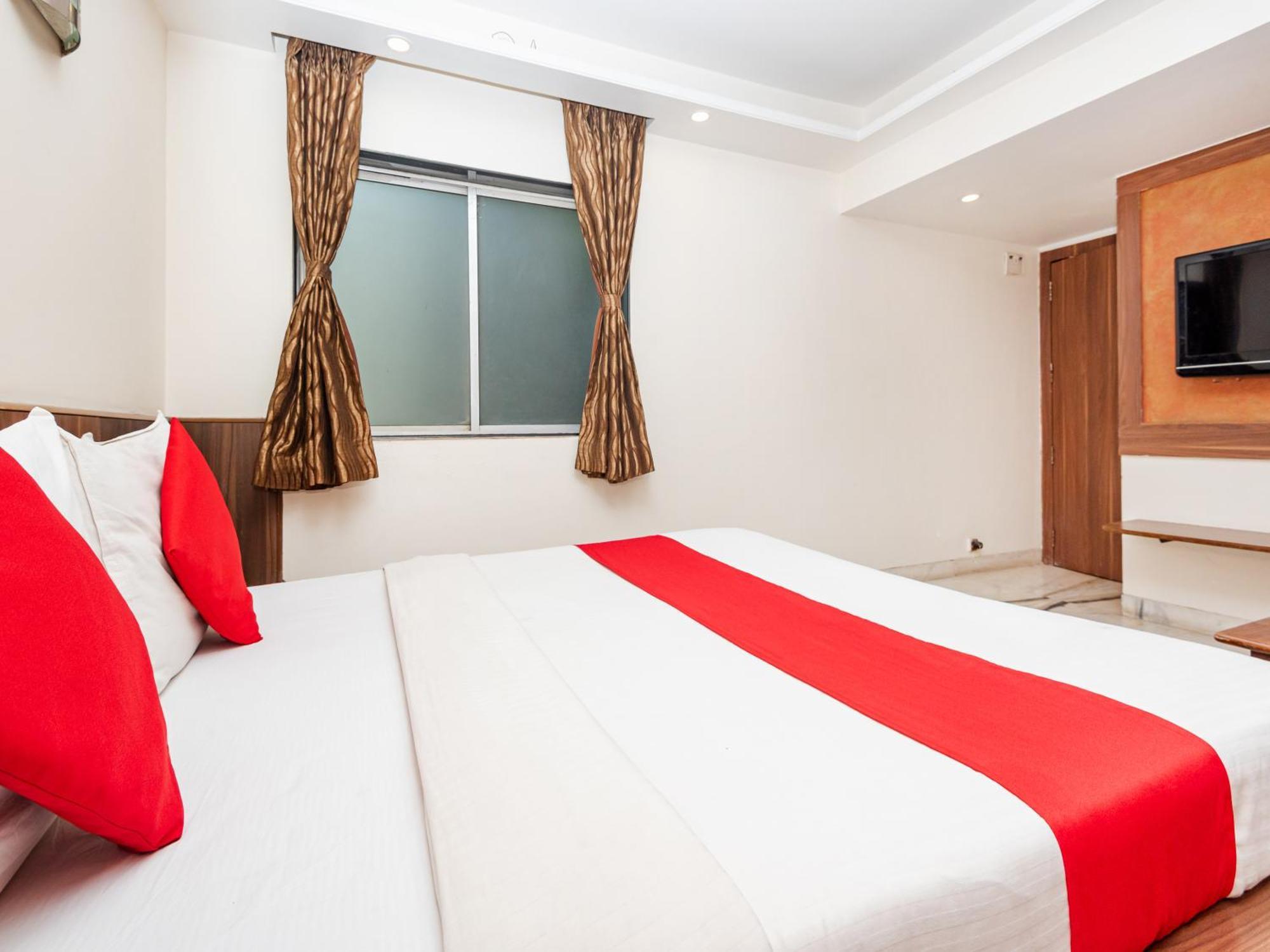 Hotel Balwas سورات المظهر الخارجي الصورة