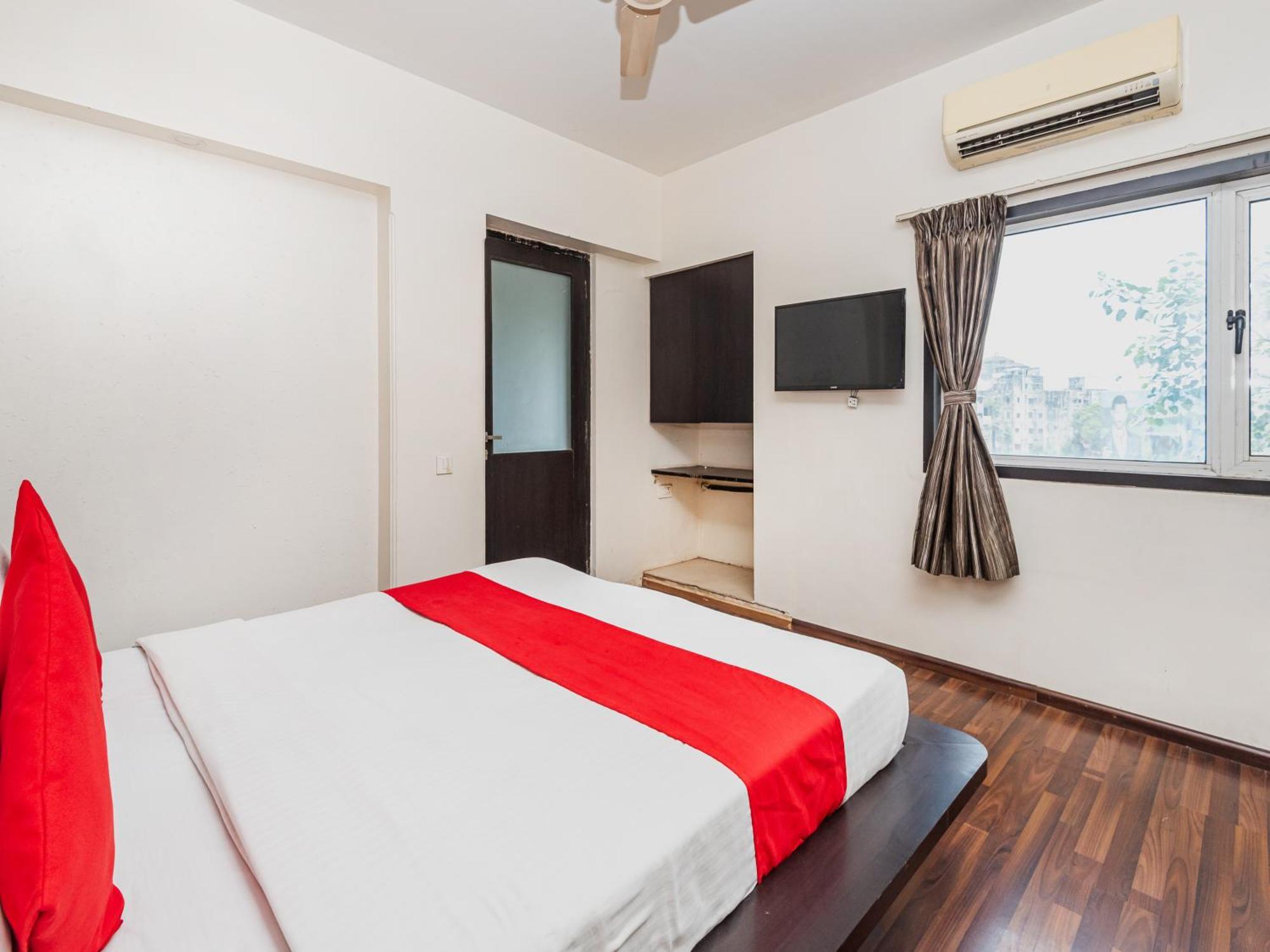 Hotel Balwas سورات المظهر الخارجي الصورة