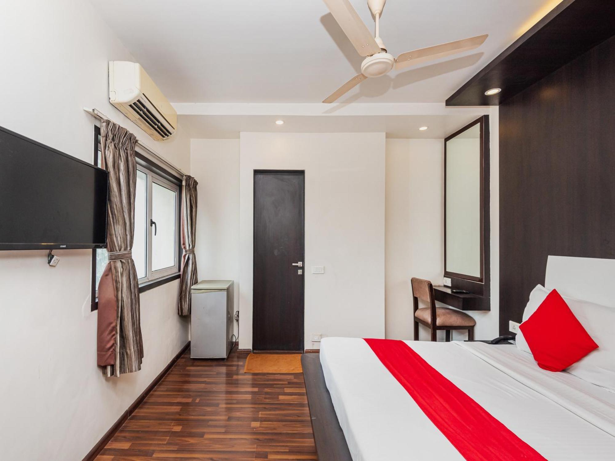 Hotel Balwas سورات المظهر الخارجي الصورة