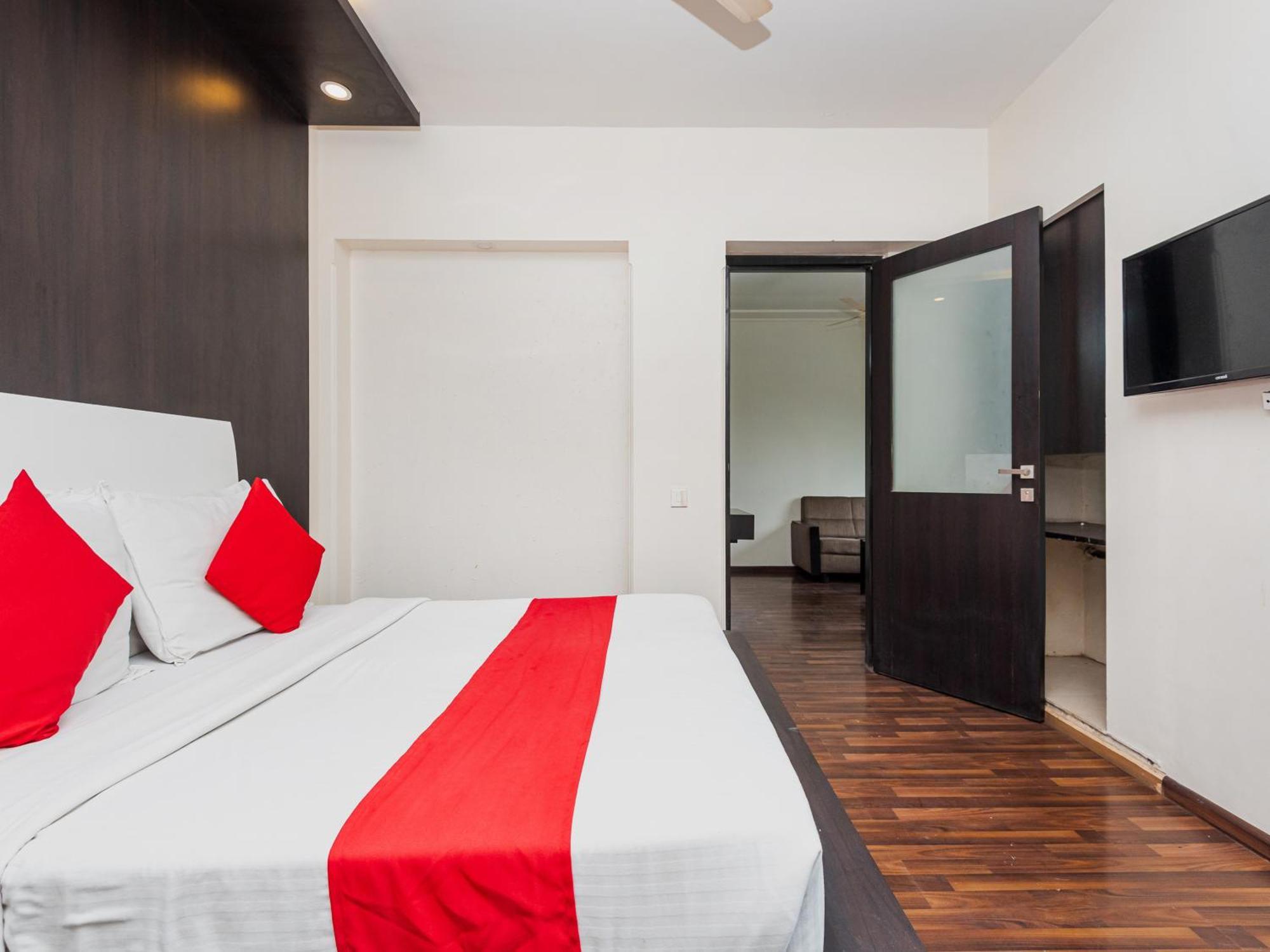 Hotel Balwas سورات المظهر الخارجي الصورة